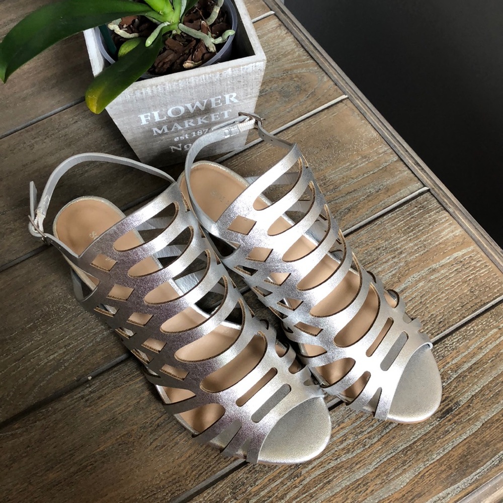 SOLE LIFT (Ashley Stewart) Strappy Silver Sandals